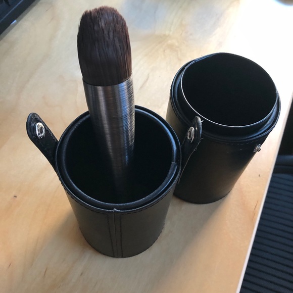 Makeup Brush Cylinder Travel Case - Picture 1 of 8
